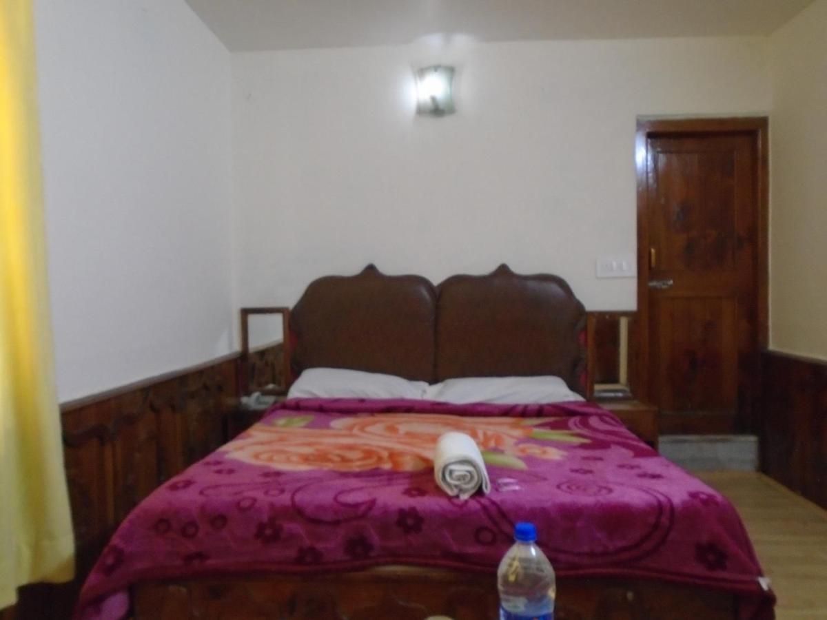 Hotel Magnolia Mallroad Manali Eksteriør bilde
