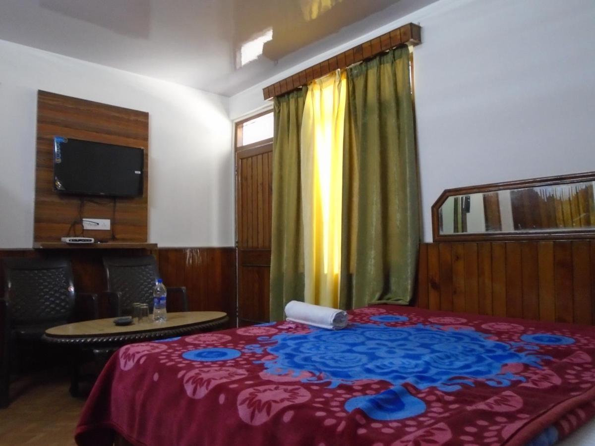 Hotel Magnolia Mallroad Manali Eksteriør bilde
