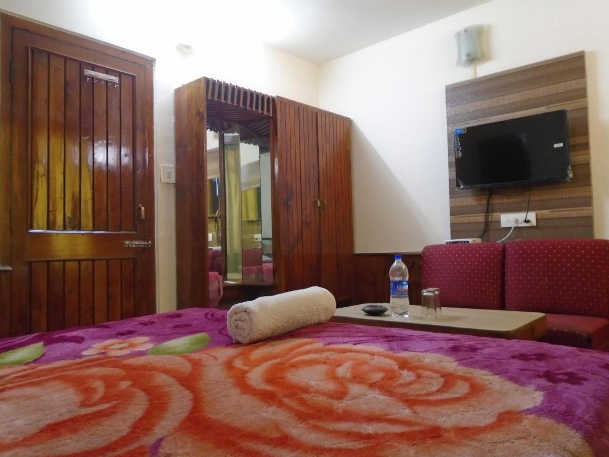 Hotel Magnolia Mallroad Manali Eksteriør bilde